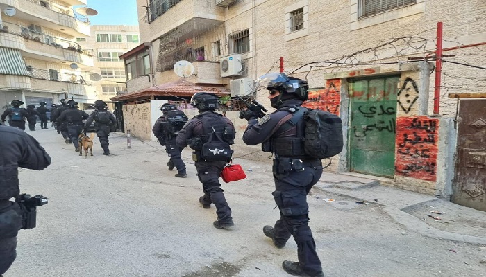 القدس: الاحتلال يقتحم ضاحية السلام تمهيدا لهدم بناية سكنية
