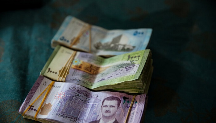 سوريا.. انخفاض في سعر دولار الحوالات
