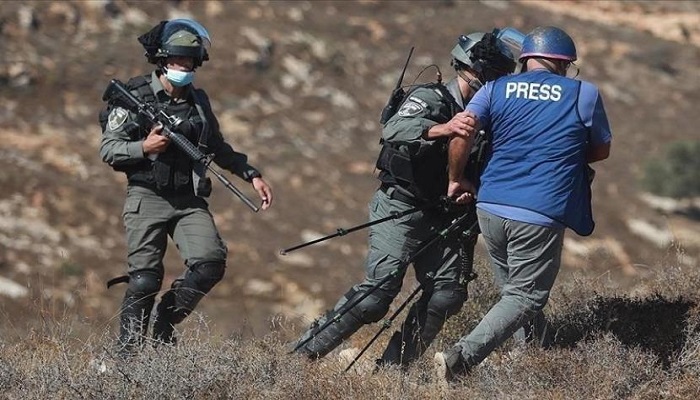 53 انتهاكاً بحق الصحفيين الفلسطينيين خلال مايو

