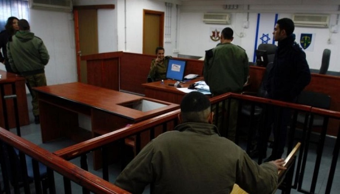 منذ أسبوع.. محامو الأسرى يواصلون إضرابهم في محكمة عوفر العسكرية 

