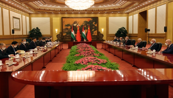 الرئيس عباس ونظيره الصيني يتفقان على إقامة شراكة إستراتيجية بين البلدين
