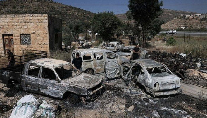 ترمسعيا: مستوطنون يحرقون منازل وممتلكات للفلسطينيين ودعوات للتصدي
