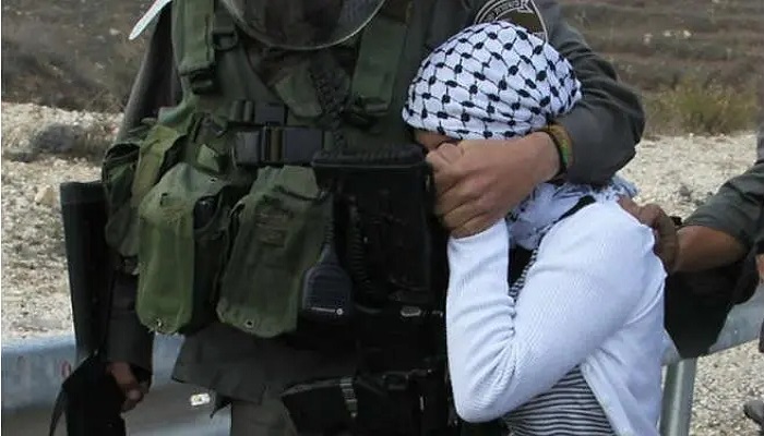 الاحتلال يعتقل فتاة عند مدخل بورين جنوب نابلس