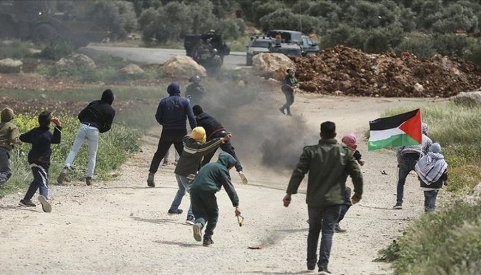 إصابات خلال قمع الاحتلال مسيرة في أم صفا شمال رام الله
