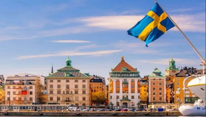 السويد تعلن تشديد