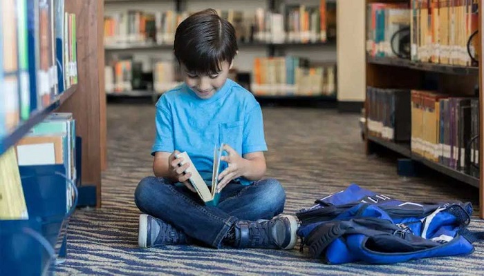 القراءة في الطفولة تحسن الصحة النفسية في المستقبل
