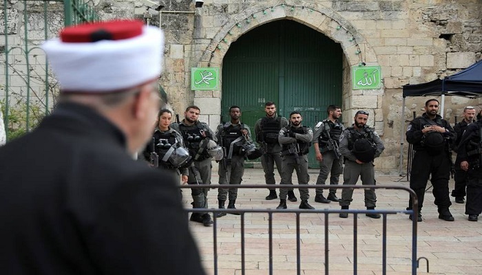 الاحتلال يمنع المصلين من دخول المسجد الأقصى
