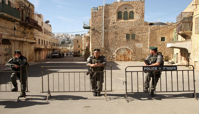 الاحتلال يغلق المسجد الإبراهيمي
