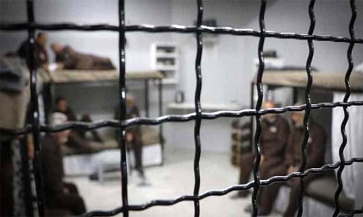 حماس: نُتابع بدقة مجريات الأوضاع وحالة الغليان داخل سجون الاحتلال
