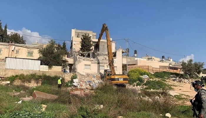 شرطة الاحتلال تهدم منزلا في اللد بأراضي الـ48
