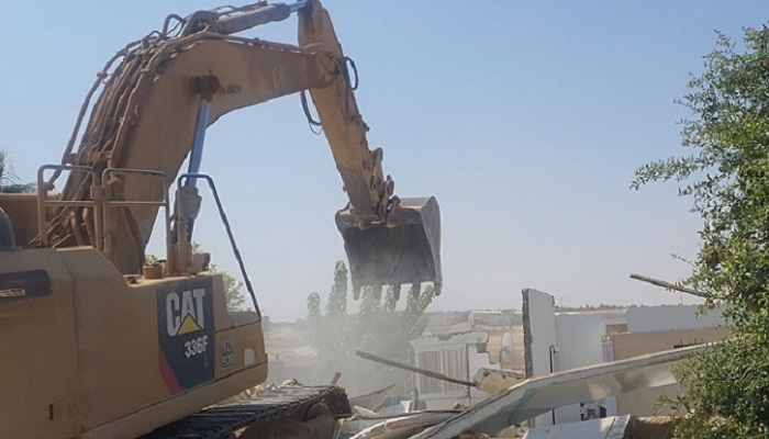 سلطات الاحتلال تجبر