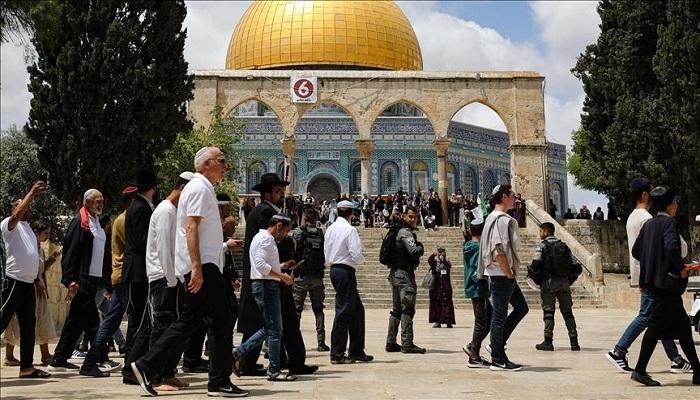 القدس: 151 حالة اعتقال و 6542 مستوطنا يقتحمون الأقصى خلال تموز الماضي
