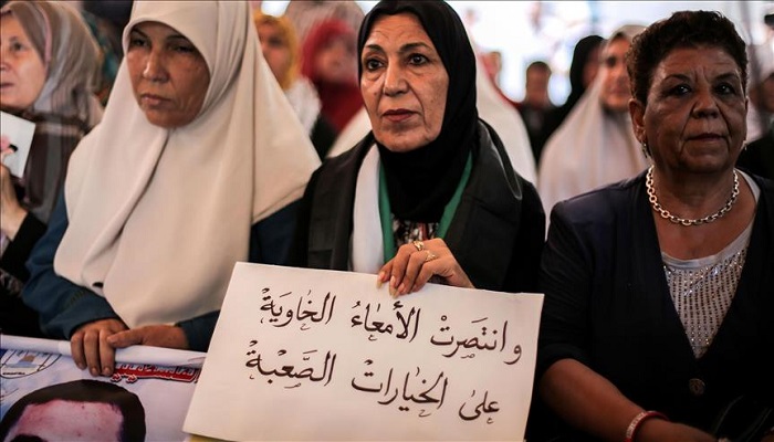 أربعة معتقلين يواصلون الإضراب عن الطعام في سجون الاحتلال
