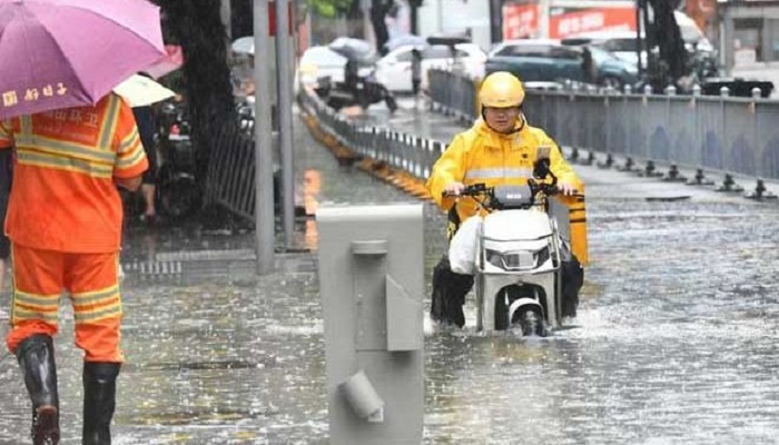 الصين تجدد الإنذار الأصفر لمواجهة العواصف المطيرة
