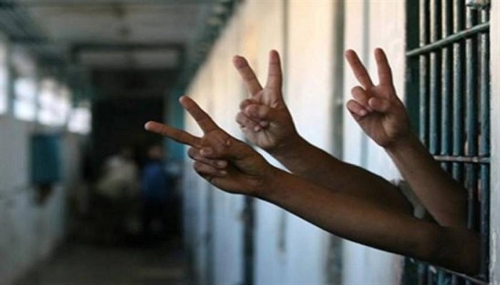 ثلاثة معتقلين يواصلون إضرابهم المفتوح عن الطعام
