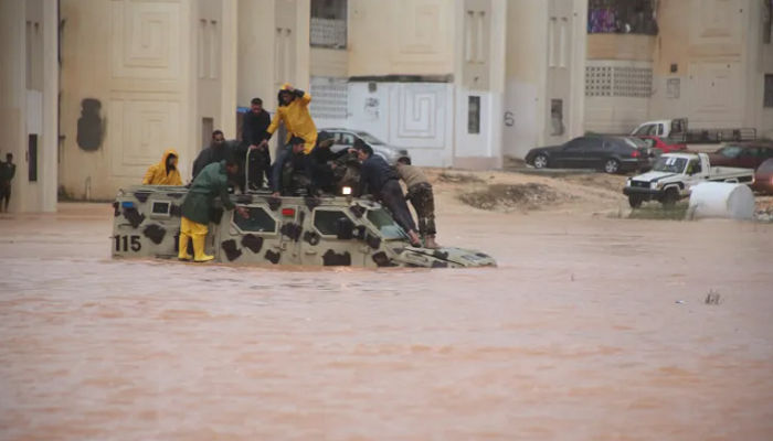 مئات القتلى وآلاف المفقودين بسيول ليبيا وصعوبات تواجه الإنقاذ
