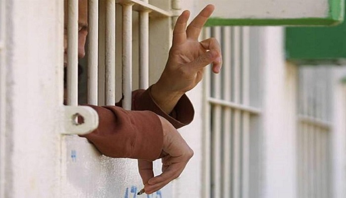 نادي الأسير: الاحتلال يرفض التعاطي مع مطالب المعتقلين المضربين عن الطعام
