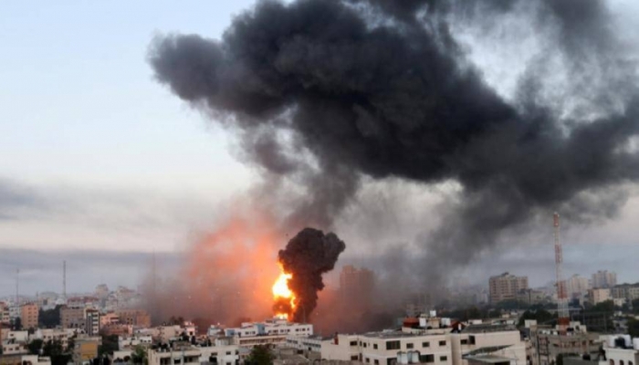 طائرات الاحتلال تقصف موقعا وسط قطاع غزة
