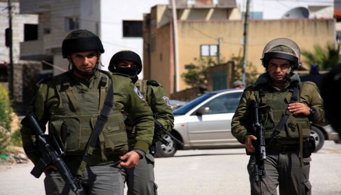 قوات الاحتلال تختطف شابين في بيت لحم