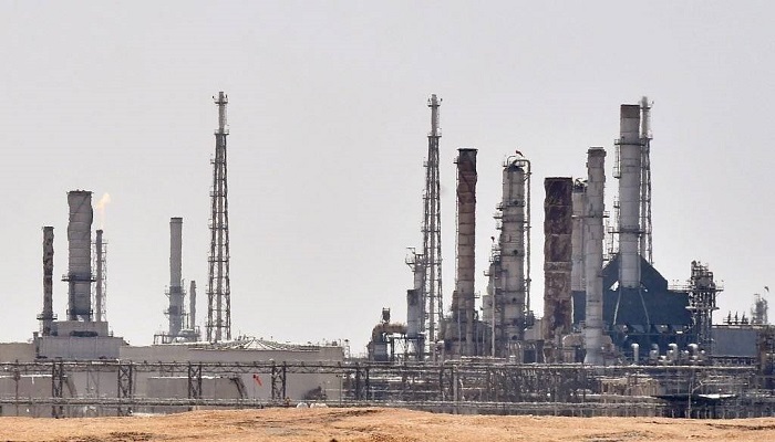 السعودية تمدد خفض إنتاج النفط حتى نهاية العام الجاري لمواجهة تراجع الأسعار
