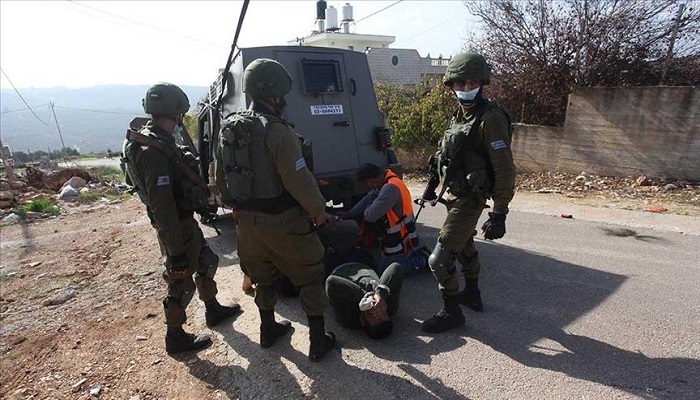 بيت لحم: الاحتلال يصيب شابا بالرصاص ويعتقل ستة آخرين 
