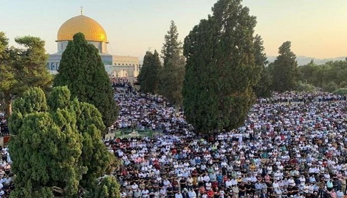 40 ألفا يؤدون صلاة الجمعة في المسجد الأقصى المبارك
