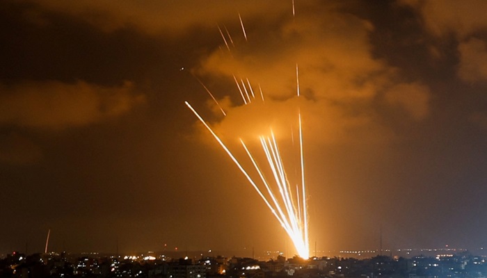 غزة تفتتح العام الجديد برشقة صاروخية نحو تل أبيب

