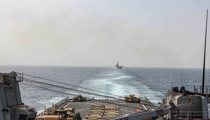 الحوثيون يعلنون استهداف سفينة أمريكية كانت تقدم دعما لإسرائيل 
