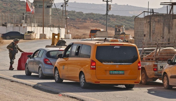 الاحتلال يشدد من إجراءاته العسكرية في محيط نابلس
