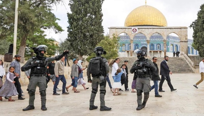 الاحتلال يفرض حصارا مطبقا على المسجد الأقصى

