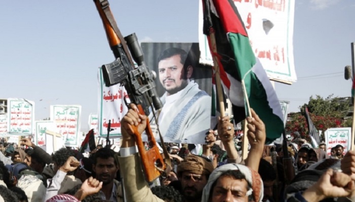 إدارة بايدن تخطط لإعادة إدراج الحوثيين على قائمة الإرهاب 
