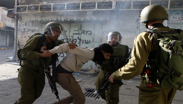 بينهم سيدة وطفل جريح.. الاحتلال يعتقل 22 فلسطينيا من الضفة