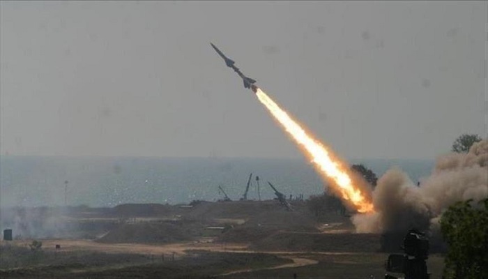 الجيش الأميركي: الحوثيون أطلقوا صاروخاً مضاداً للسفن باتجاه البحر الأحمر