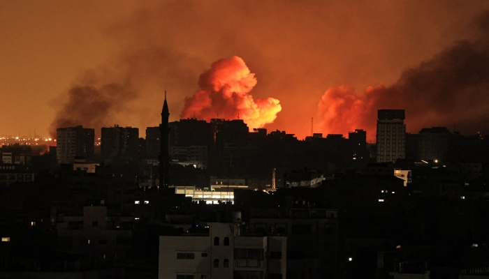 مجزرة جديدة: عشرات الشهداء والجرحى جراء قصف الاحتلال مربعا سكنيا في بيت لاهيا
