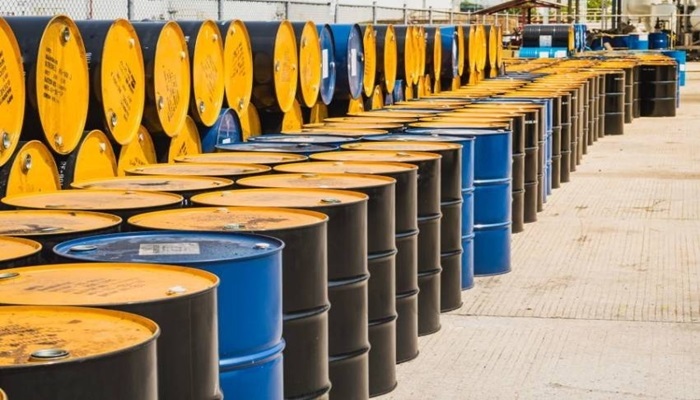 الطاقة الدولية: مليون برميل يومياً فائض في سوق النفط خلال 2025
