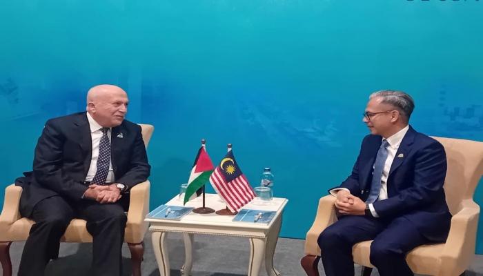 وزير الاقتصاد يبحث