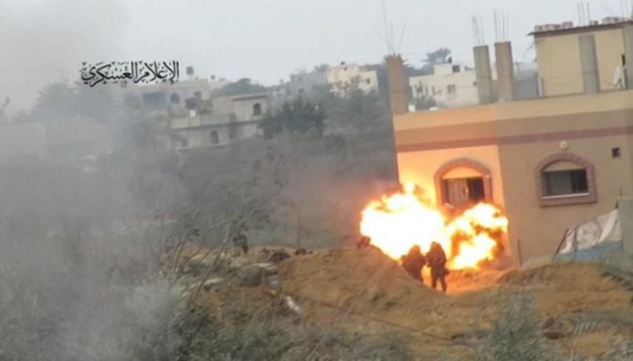 بهجوم مركب.. مقاوم من “القسام” يفجر نفسه بقوة إسرائيلية شمالي غزة
