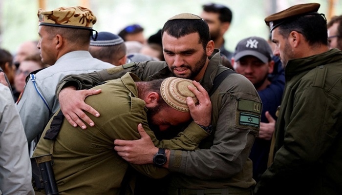 الاحتلال يعلن مقتل جندي وإصابة 3 آخرين بمعارك غزة 