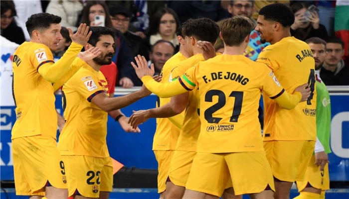 برشلونة يتفادى مفاجآت