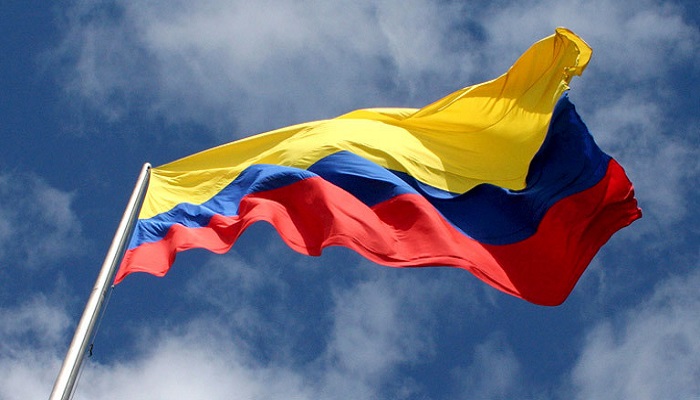 
رئيس كولومبيا يعلق جميع مشتريات الأسلحة من 