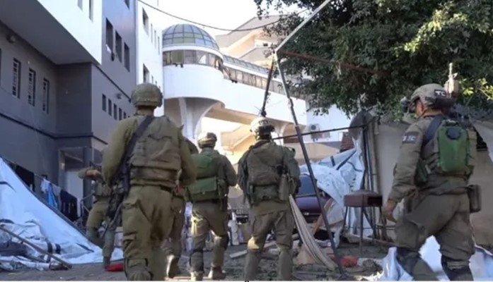 الاحتلال يعترف بقتل 50 فلسطينيًا واعتقال 180 داخل مستشفى الشفاء بغزة
