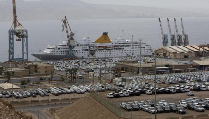 مسؤولون إسرائيليون: نصف عمال ميناء إيلات مهددون بالتسريح
