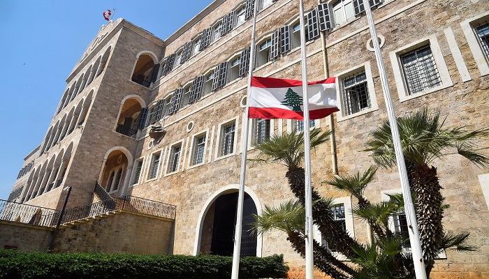 لبنان يعتزم تقديم