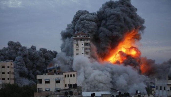 خلال أقل من 10 دقائق.. الطيران الإسرائيلي يقصف 50 موقعا في خانيونس

