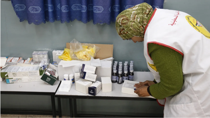 بلدية دير البلح: قوات الاحتلال دمرت أكبر مصنع للأدوية في قطاع غزة
