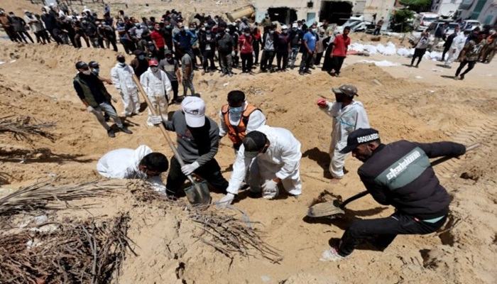 على مدار 5 أيام: انتشال نحو 392 جثمانا من مجمع ناصر الطبي بخان يونس
