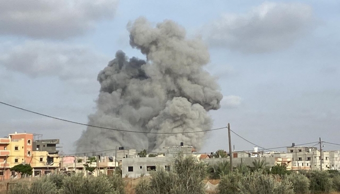 استشهاد 7 مواطنين في قصف للاحتلال شمال شرق رفح
