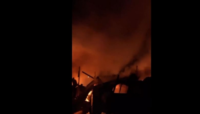 عشرات الشهداء والإصابات في مجزرة استهدفت مخيمًا للنازحين برفح