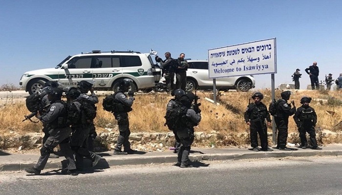 قوات الاحتلال تطلق النار باتجاه شاب في العيسوية بالقدس 
