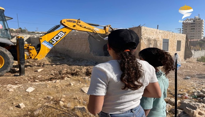 الاحتلال يجبر عائلة مطور بالقدس على هدم منزلها
